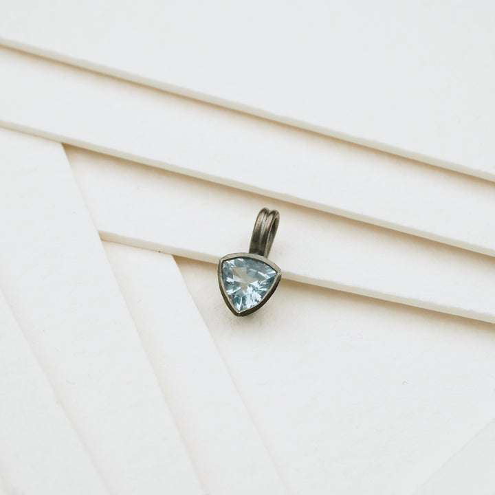 Anhänger mit Aquamarin aus geschwärzten Silber