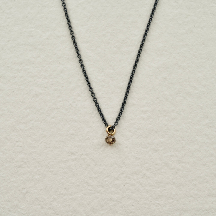 Diamantanhänger mit 750 Gold und geschwärzter Silberkette