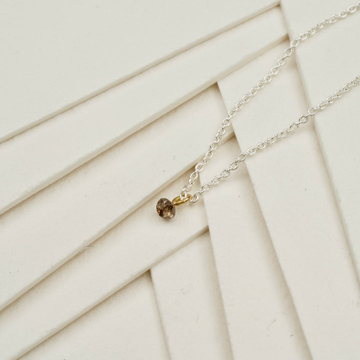 Diamantanhänger mit 750 Gold und Silberkette