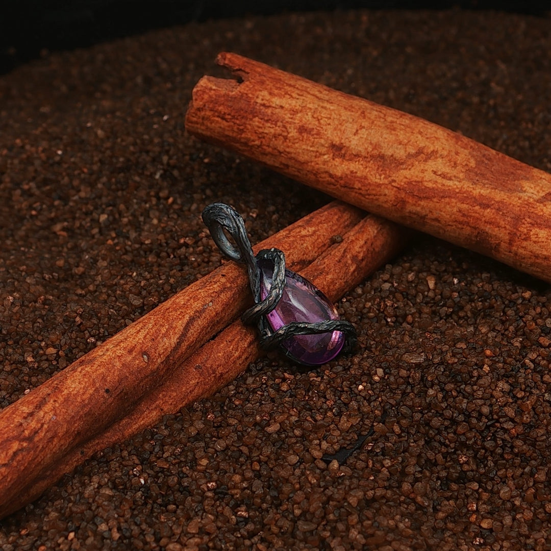 Fantasy Anhänger aus Silber mit Amethyst