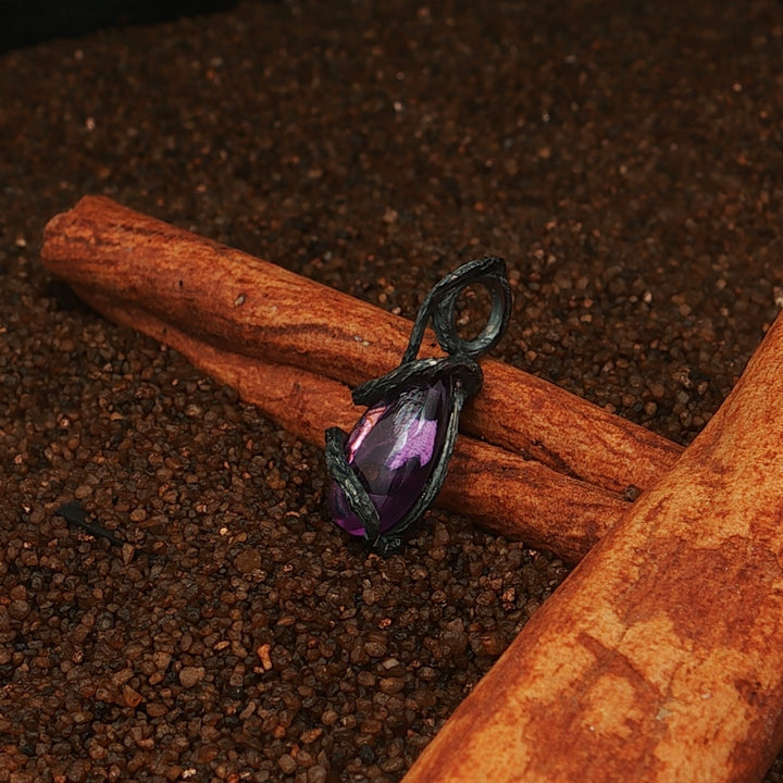 Fantasy Anhänger aus Silber mit Amethyst