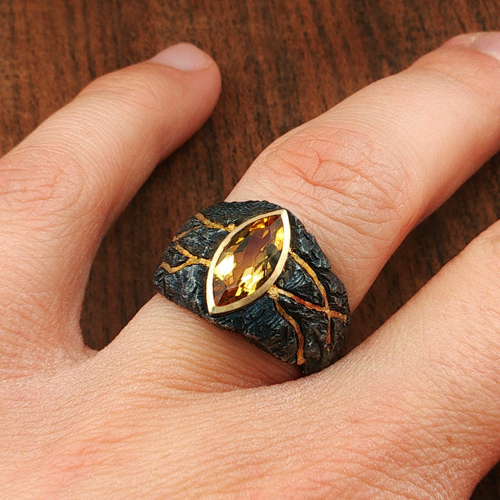 Großer Ring aus Silber und Gold mit einem Goldberyll